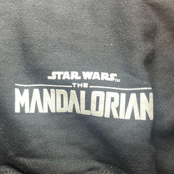 NWT Star Wars Mandalorian Crewneck Sweatshirt Size S - Picture 2 of 4